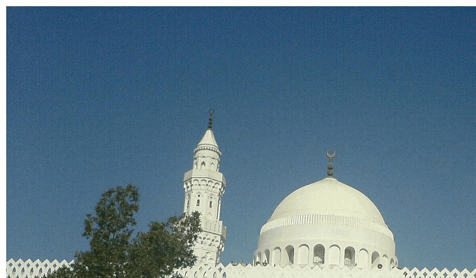 মসজিদে কিবলাতাইন ও খন্দক